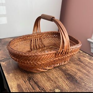 Oval woven basket